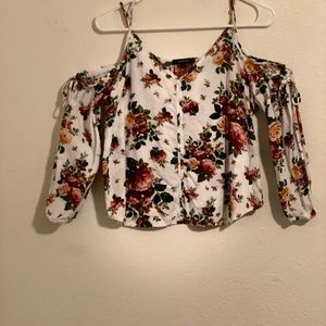 Off the shoulder wFloral Blouse